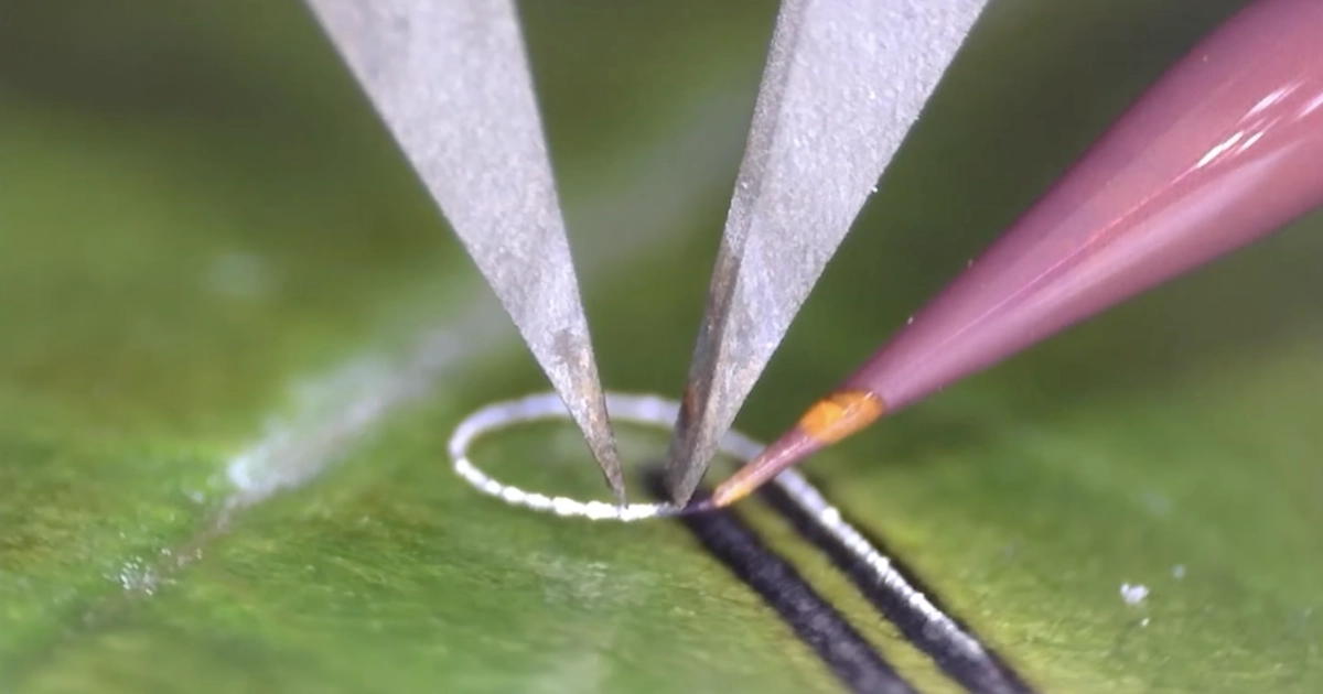 Revolutionizing 3D Printing: How Focused Microwaves Can Fuse Circuits onto Any Surface